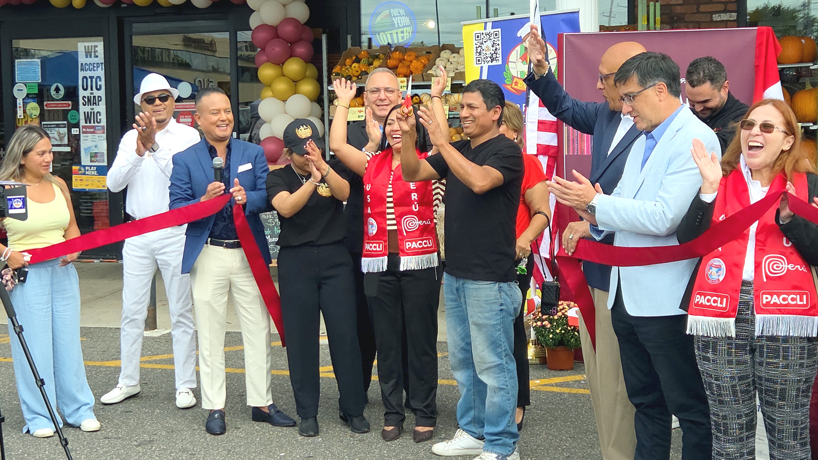 Gran inauguración del restaurante "El Rinconcito Huachano" en West Hempstead