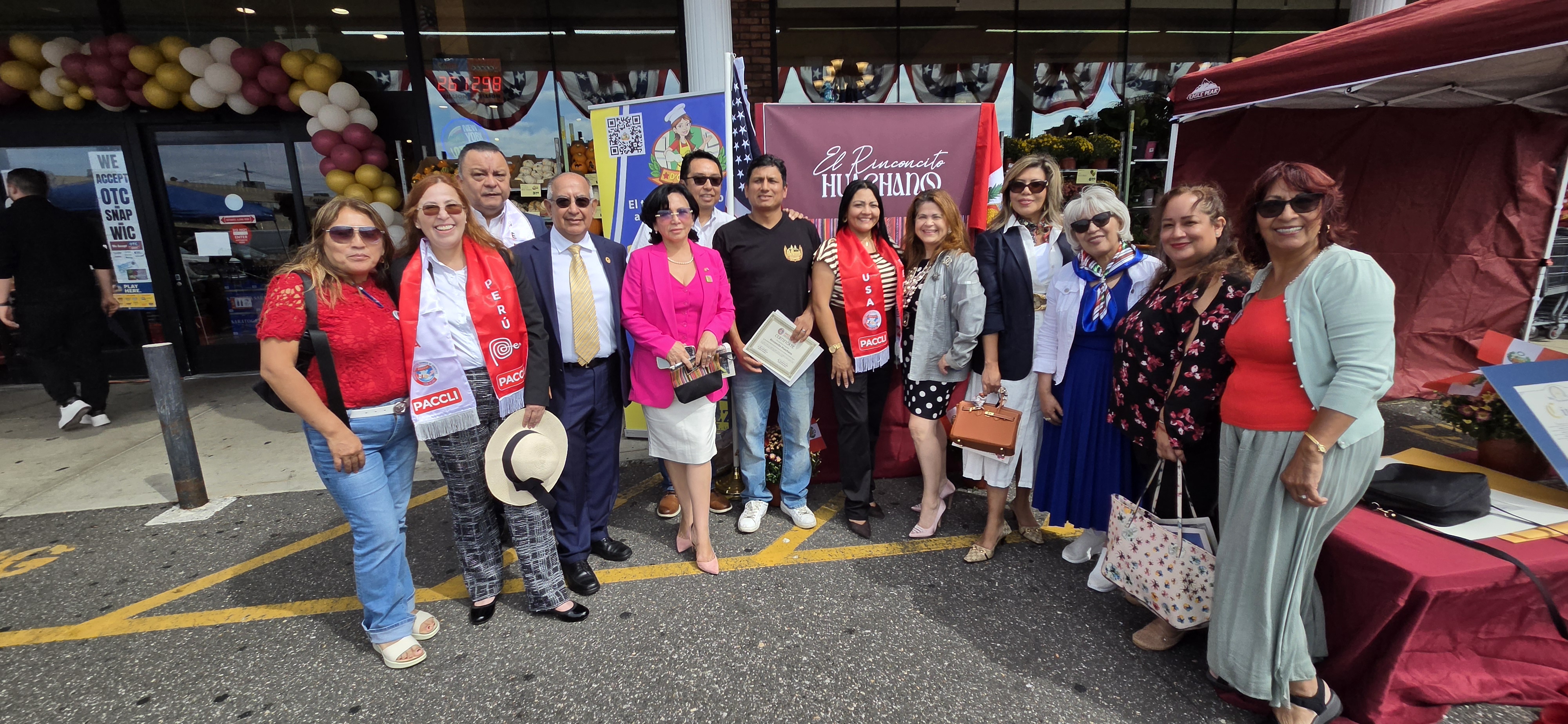 Gran inauguración del restaurante "El Rinconcito Huachano" en West Hempstead