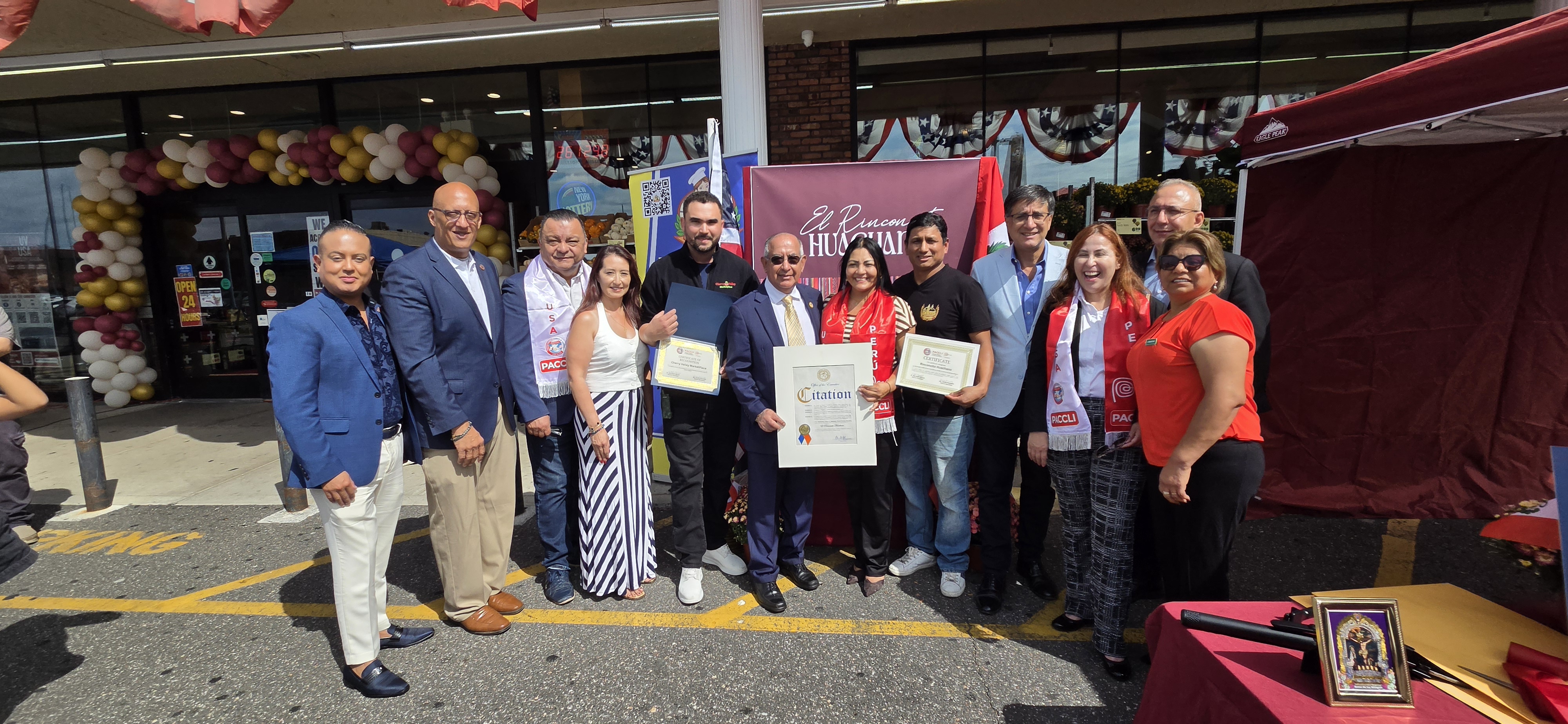 Gran inauguración del restaurante "El Rinconcito Huachano" en West Hempstead