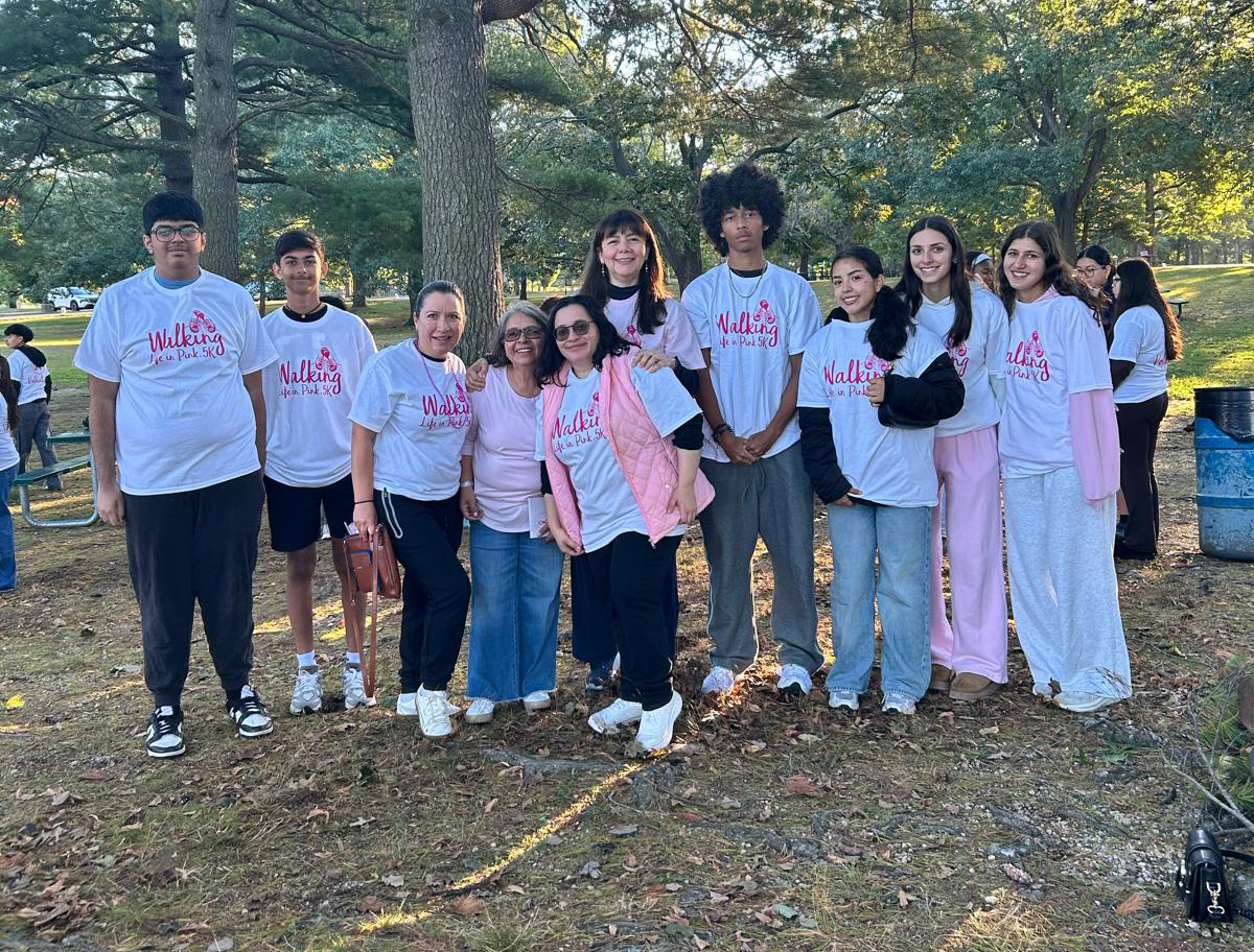 Caminata por la vida de Betty’s Breast Cancer Foundation reúne a la comunidad en Eisenhower Park