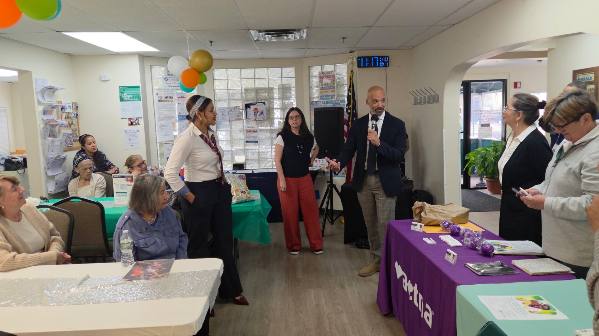 El legislador Davis celebra el Mes de la Herencia Hispana en Rockville Centre y Hempstead Village