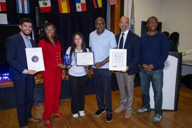 Legislador Davis celebra el "Mes de la Herencia Hispana" en Rockville Centre y la Villa de Hempstead