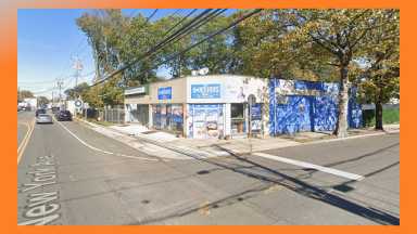 Cuatro arrestados tras operativo de inspección de licores en "deli" hispana de Huntington Station