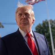 Trump pierde apoyo entre los votantes latinos a un mes de las elecciones legislativas, según un sondeo