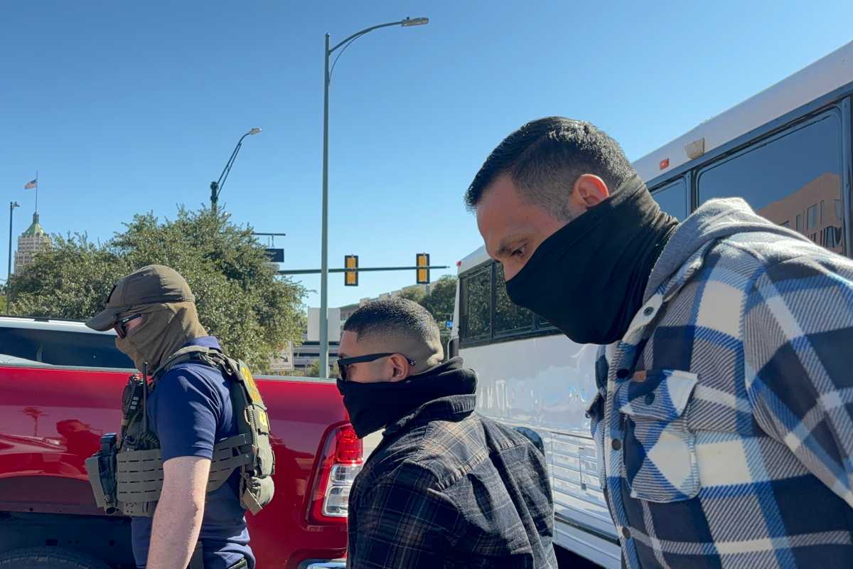 Encuesta en EE.UU. muestra rechazo de latinos a deportaciones y pide apoyo a inmigrantes