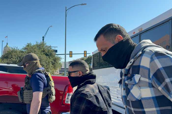 Encuesta en EE.UU. muestra rechazo de latinos a deportaciones y pide apoyo a inmigrantes