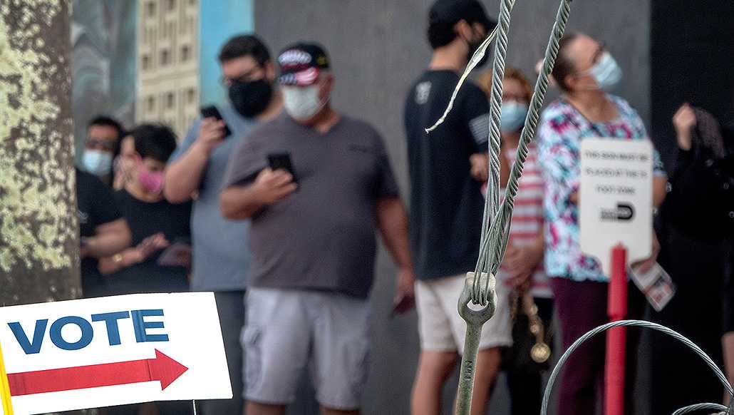 ¿Qué hacer si la policía o el ICE se presentan en su centro de votación?