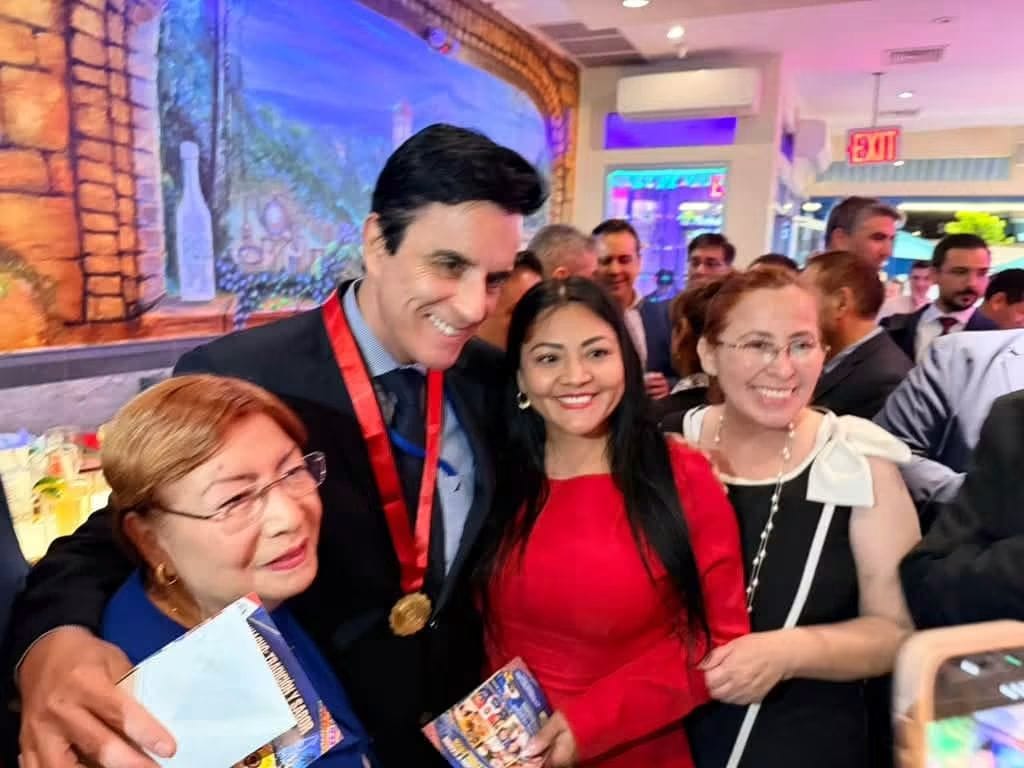 Canciller Carlos Espá se reunió con la prensa peruana de Nueva York y del Perú