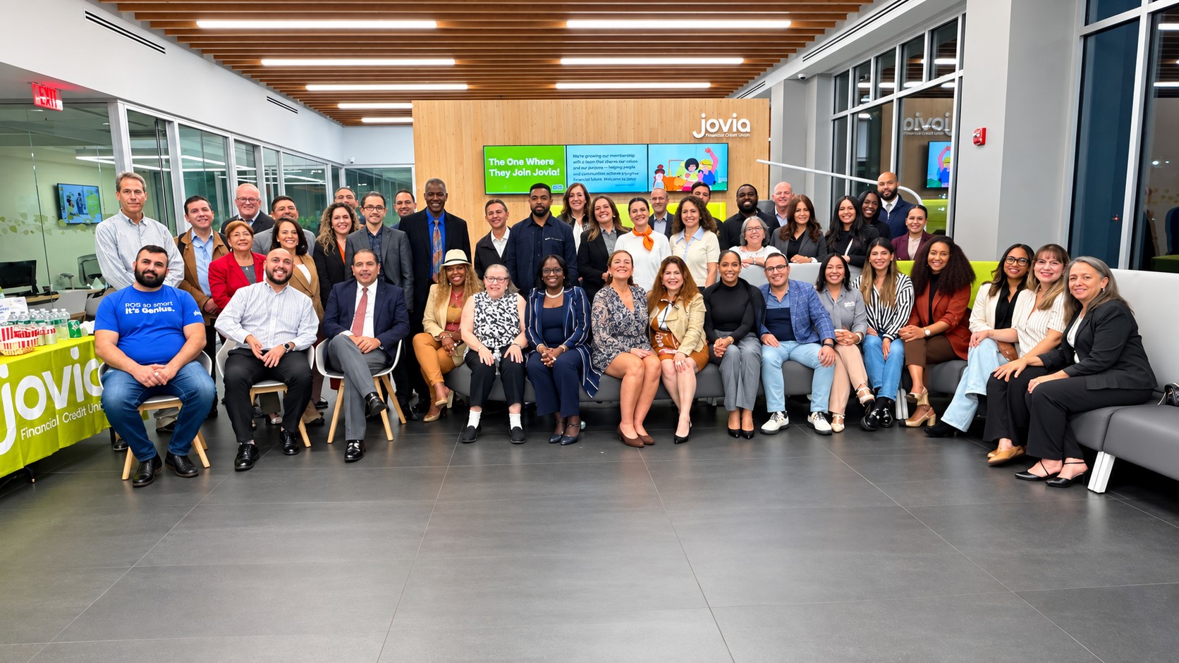 Cámara de Comercio Hispana de Long Island y Jovia Financial Credit Union celebran evento de networking por el "Mes de la Herencia Hispana"